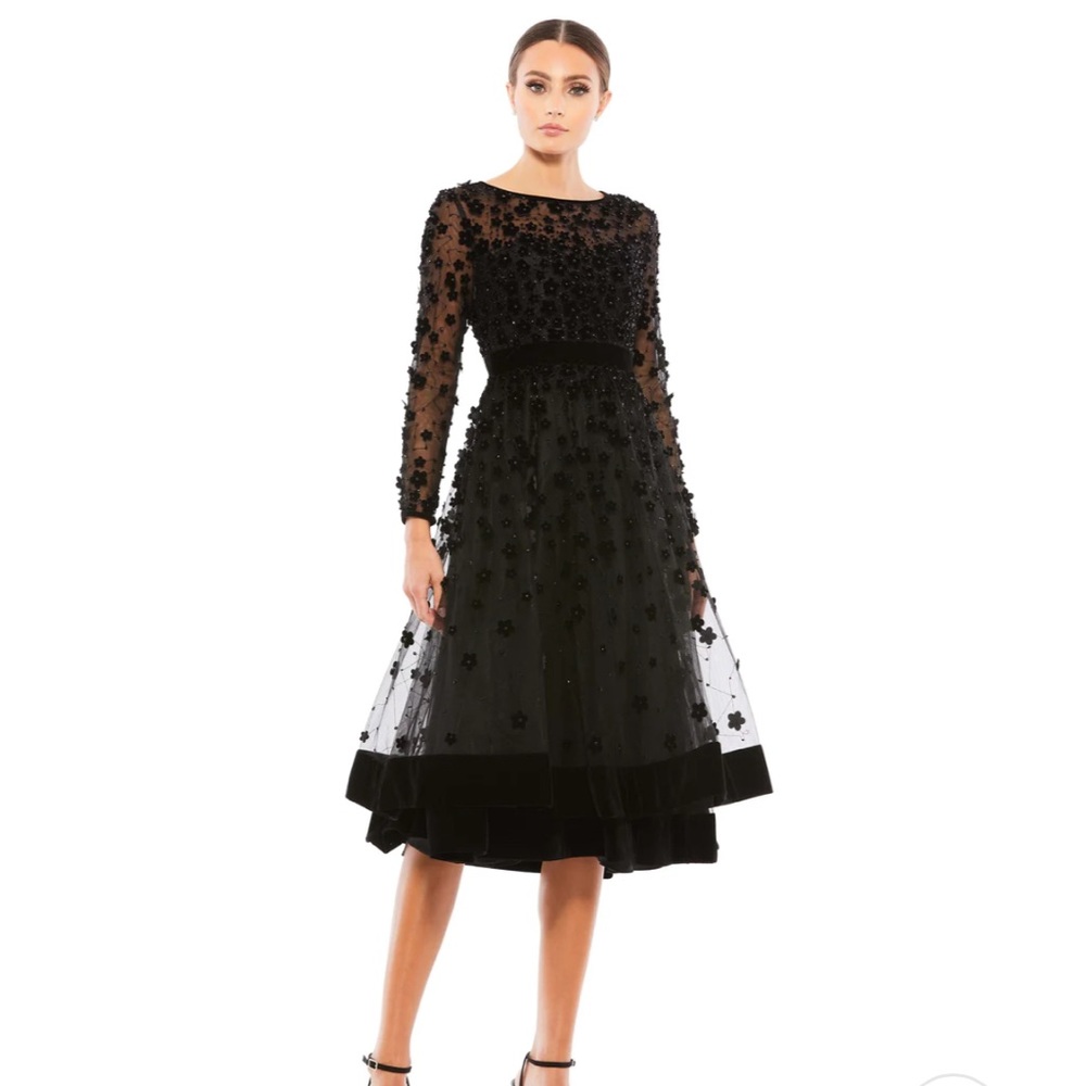 Black size 2 Long Sleeve Fit & Flare Velvet Cocktail Dress NWT $498 Mac Duggal